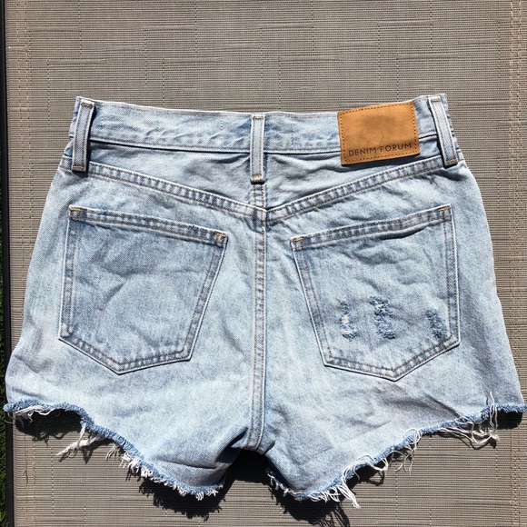 Aritzia Denim Forum Yoko Short - Picture 2 of 2